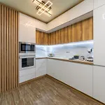 Stylish 1br Flat Garden Balcony Parking Apartment
