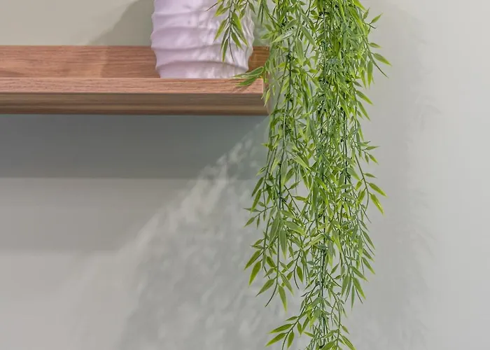 Stylish 1br Flat Garden Balcony Parking فارنا