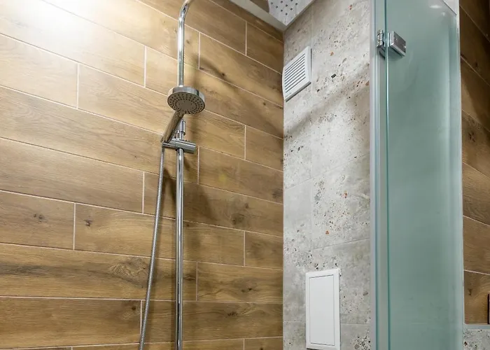 Stylish 1br Flat Garden Balcony Parking * فارنا