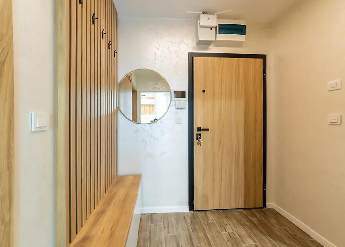 Stylish 1br Flat Garden Balcony Parking