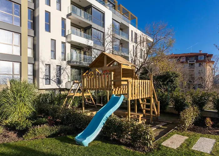 شقة Stylish 1br Flat Garden Balcony Parking فارنا