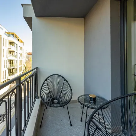 Stylish 1br Flat Garden Balcony Parking Apartman *