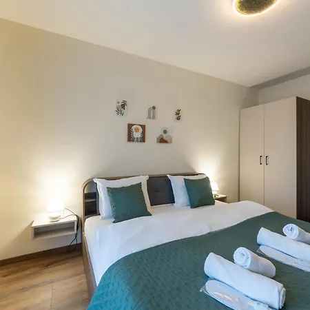 Daire Stylish 1br Flat Garden Balcony Parking Varna