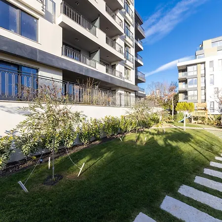 Daire Stylish 1br Flat Garden Balcony Parking