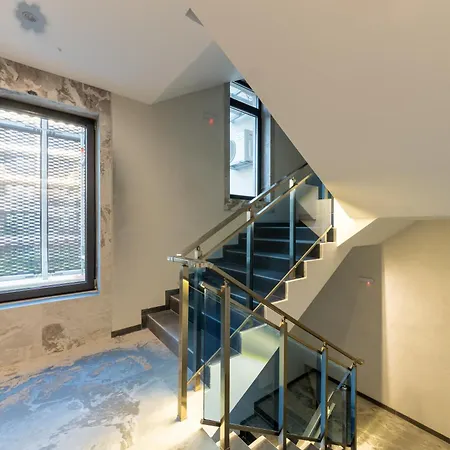 Stylish 1br Flat Garden Balcony Parking Daire