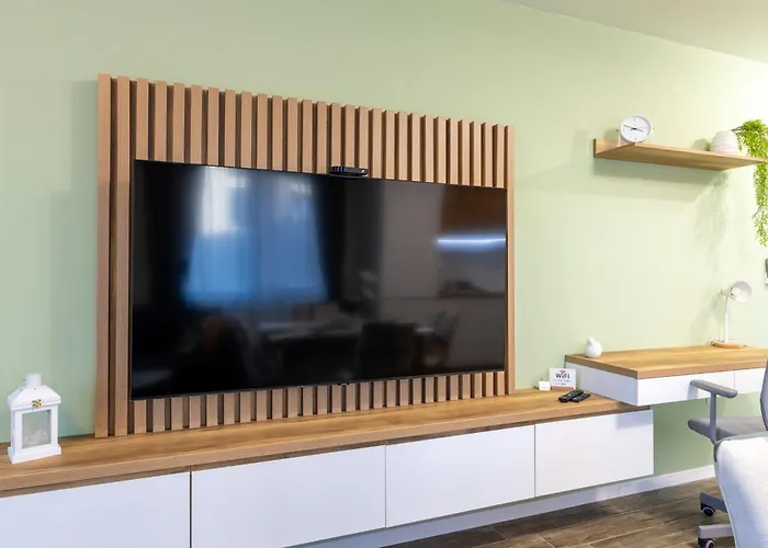 Stylish 1br Flat Garden Balcony Parking Apartment