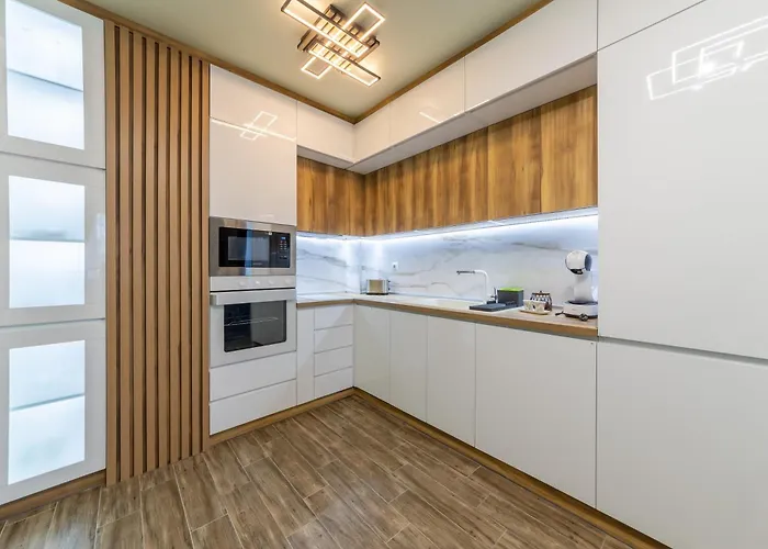 Stylish 1br Flat Garden Balcony Parking Apartment